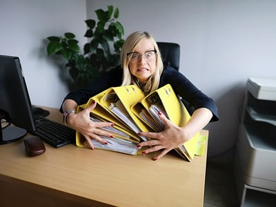 desperate-attractive-middle-aged-business-woman-si-2023-11-27-05-34-53-utc